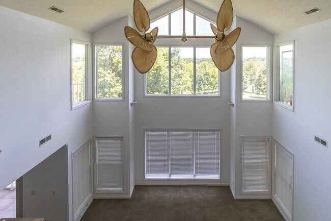 Building Photo - 2084 Allenridge Dr