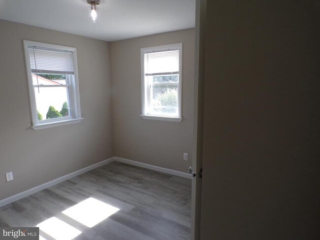 Building Photo - 2452 Hopewell Rd