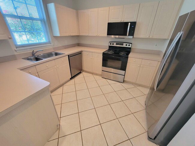 Building Photo - 3974 Grove Park Dr