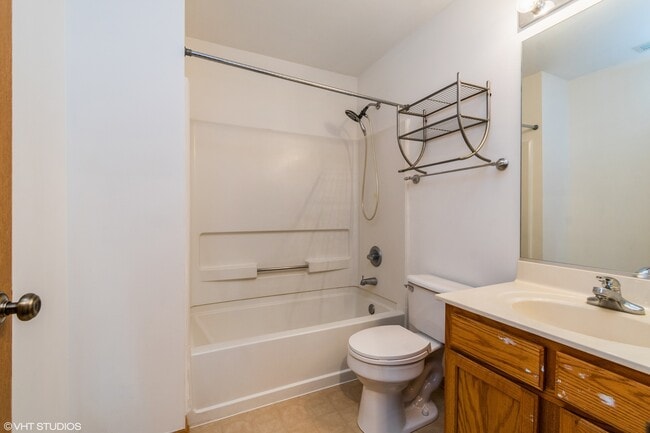Building Photo - 277 Richmond Dr