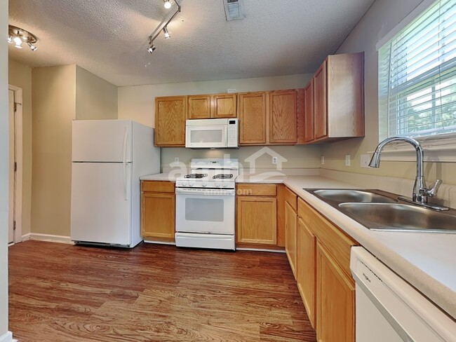 Building Photo - 1006 Fort Clapsop Ct