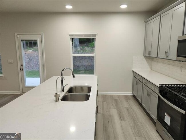 Building Photo - 235 Vly Oak Dr