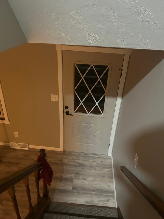 Building Photo - 2193 Packerland Dr