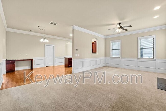 Building Photo - 1023 Iris Glen Dr