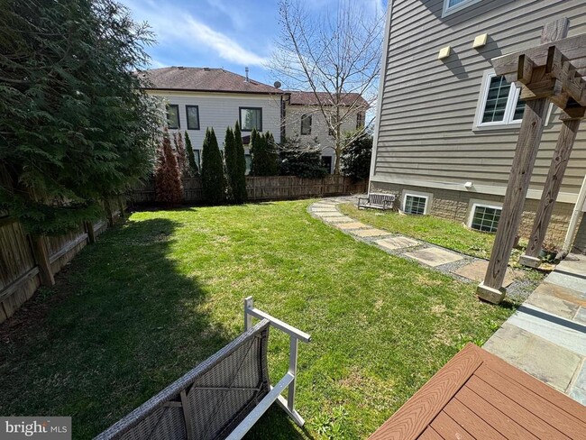 Building Photo - 1565 Hane St