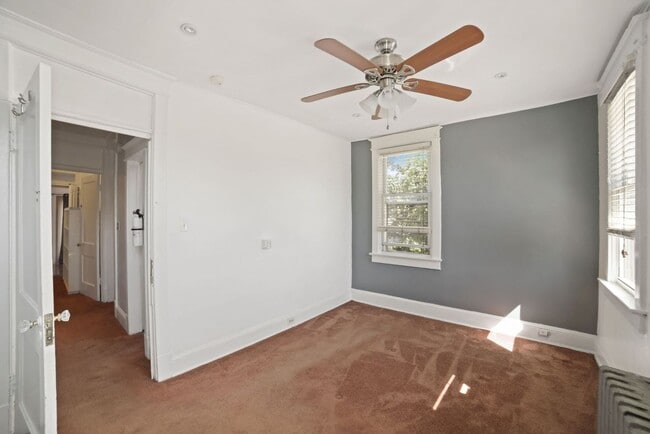 Building Photo - 1 Month Off! Available Now!  // 3bedroom 2.5 bathroom Condo// Trinidad//Private Parking Included