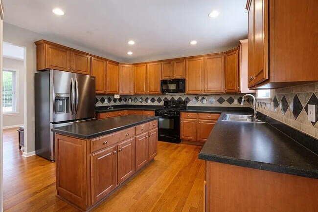 Building Photo - 108 Saybrook Rd