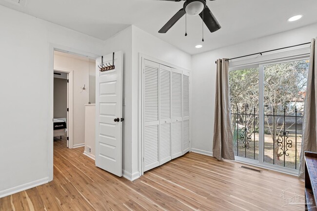 Building Photo - 4844 Huron Dr