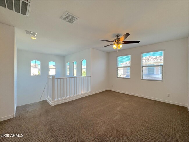 Building Photo - 9903 E Tillman Ave