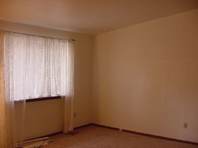 Building Photo - Single family 2 bedroom....