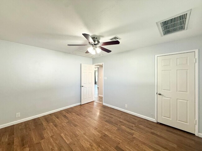 Building Photo - 3553 E Monterosa St