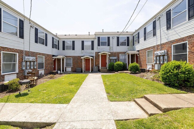 Building Photo - Two-bedroom Unit in Richmond Condo