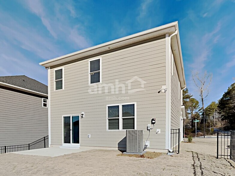 Building Photo - 3201 Pinemount Rd