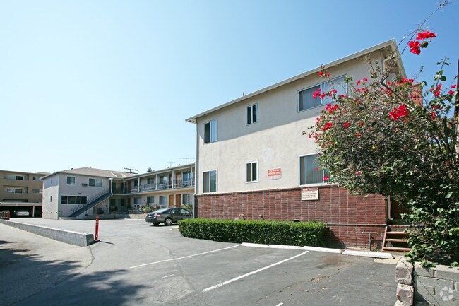 Building Photo - 1247 Viola Ave