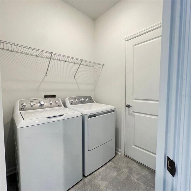 Building Photo - 836 Daring Dr