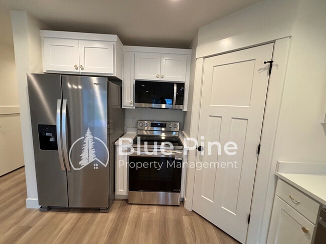 Building Photo - 2398 Caliber Pl