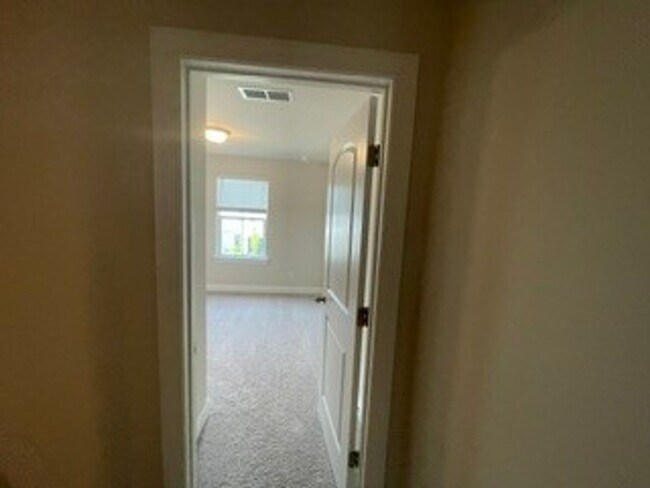 Building Photo - 4506 Skywood Ln