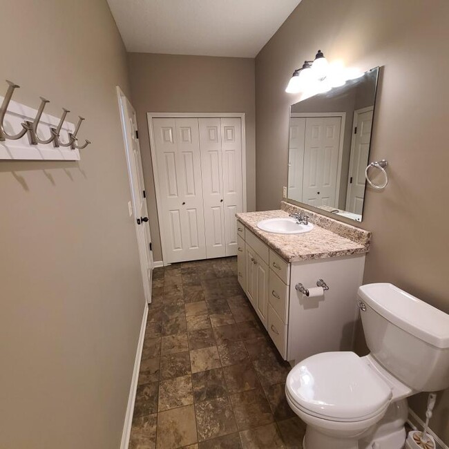 Building Photo - 3537 Westport Dr