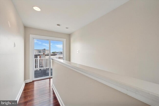 Building Photo - 100 Sigel St