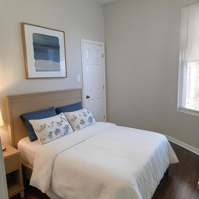 Building Photo - 4119 W Harrison St