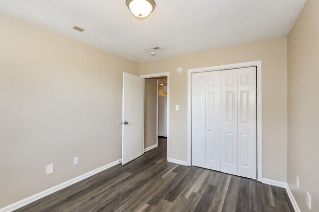 Building Photo - 2828 Lumpkin Rd