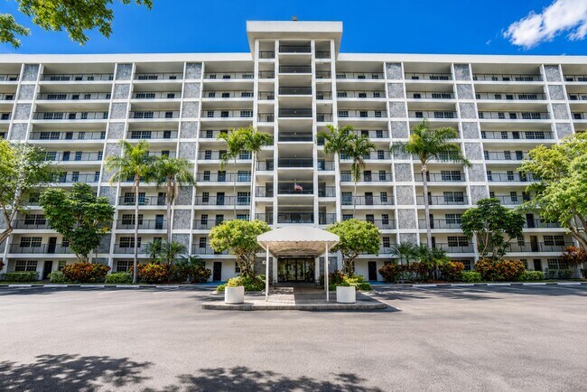 Building Photo - 2900 N Course Dr