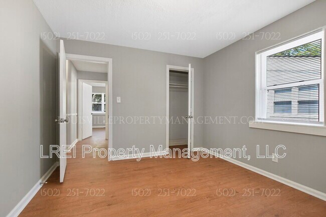 Building Photo - 1120 Loretta St