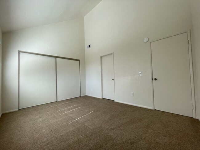 Building Photo - 331 Stone Edge Ct