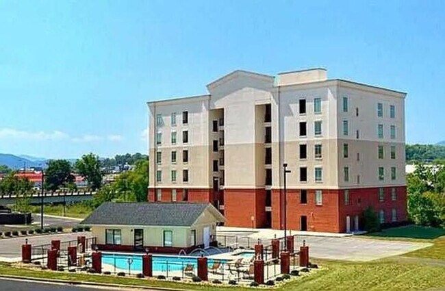 Building Photo - 1410 Hurley Dr