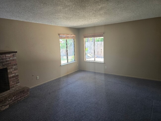 Building Photo - 240 N Bollinger St