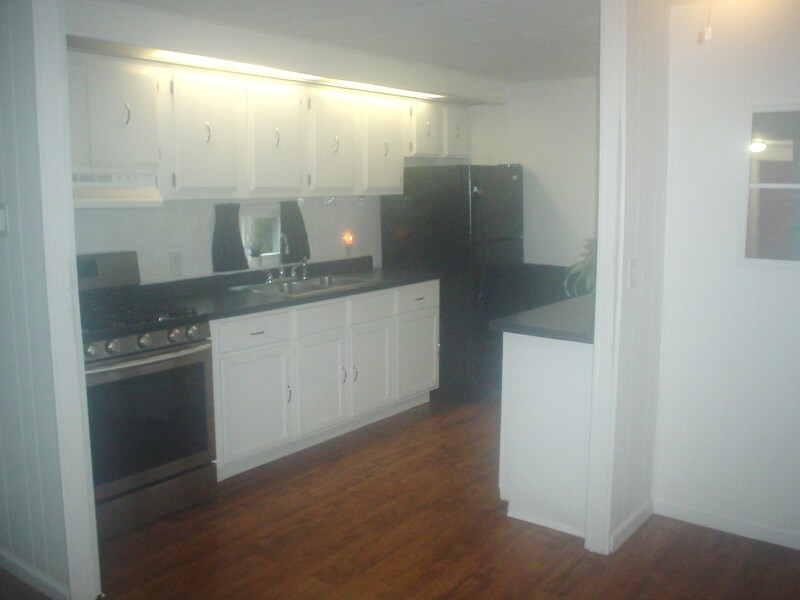 Building Photo - 12777 Butternut Ave