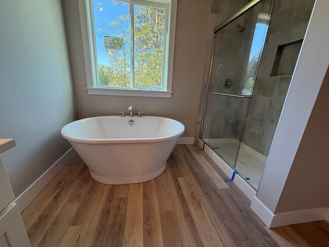 Building Photo - Spacious home in Bremerton.  Apply today t...