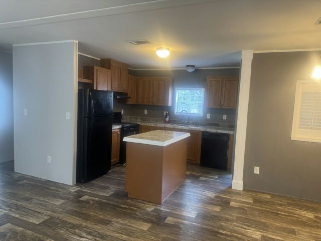 Building Photo - 9402 Paradise Dr