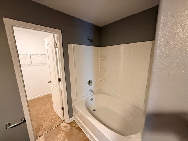 Building Photo - Beautiful Townhome in Charlotte, minutes from the airport