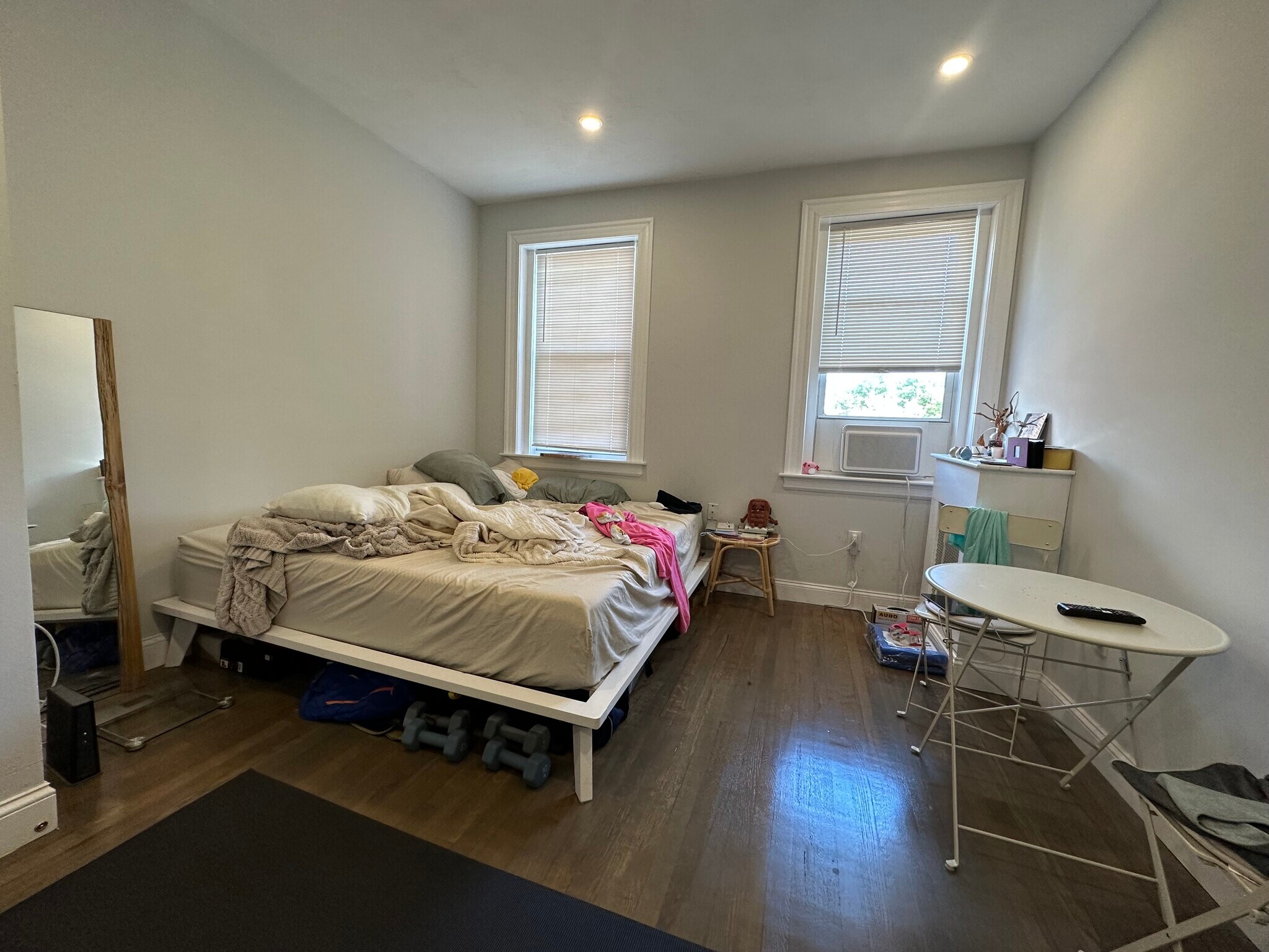 Building Photo - 65 Park Dr