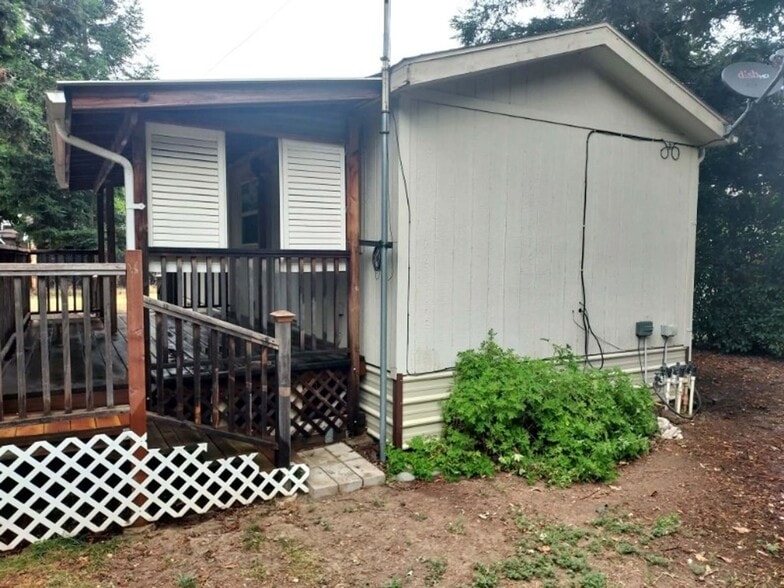 Building Photo - 3959 Cartwright St