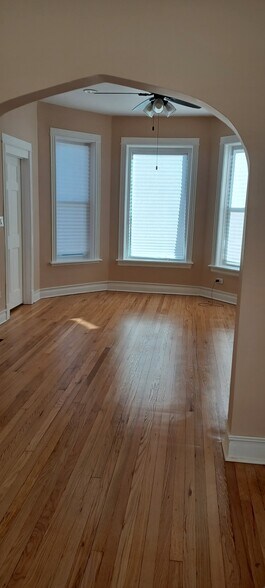 Building Photo - 6458 S Paulina St