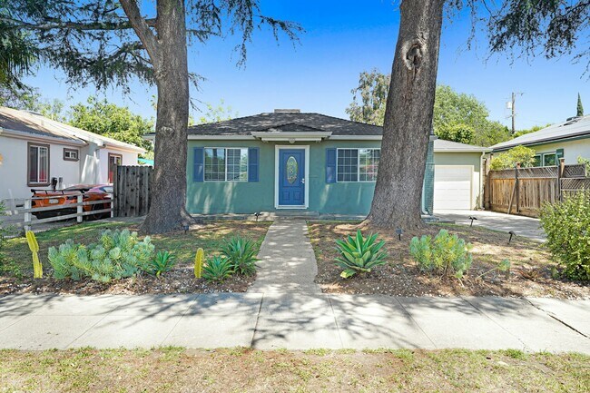 Building Photo - 14323 Califa St
