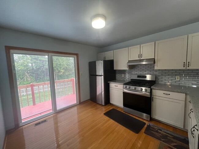 Building Photo - 965 Amberwood Pl