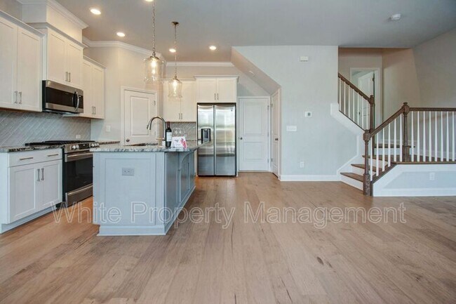 Building Photo - 5914 Ardrey Kell Rd