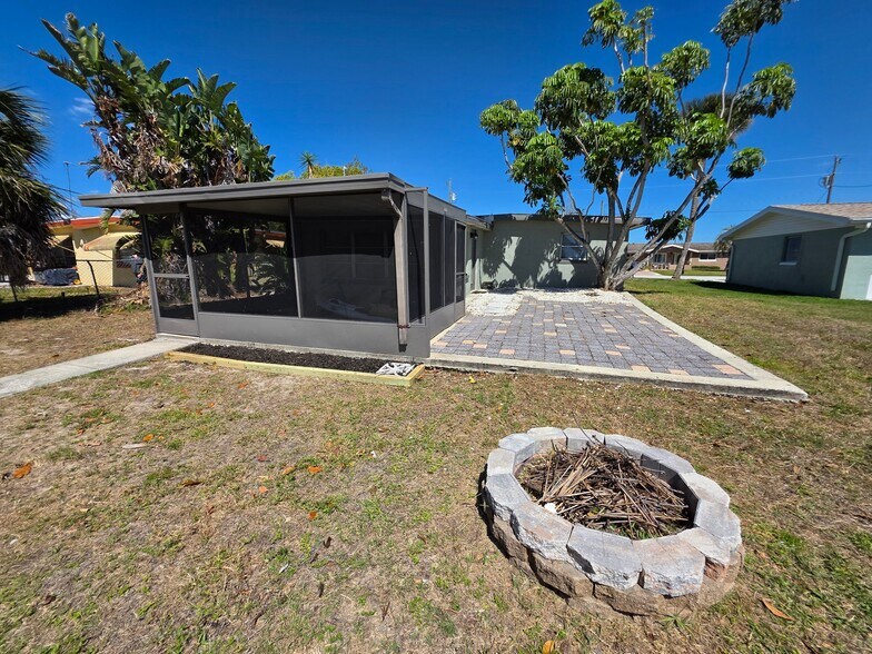 Building Photo - 13315 Neptune Dr