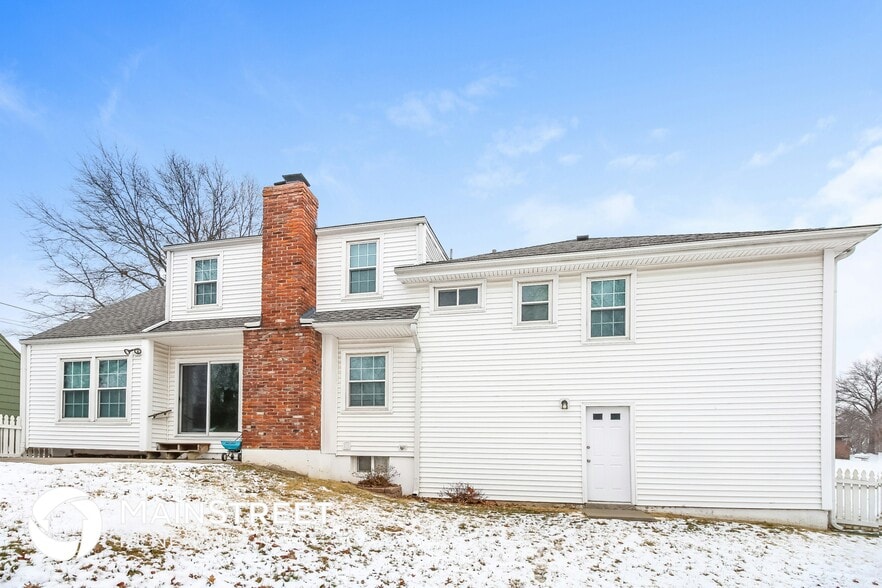 Building Photo - 6828 N Overland Dr