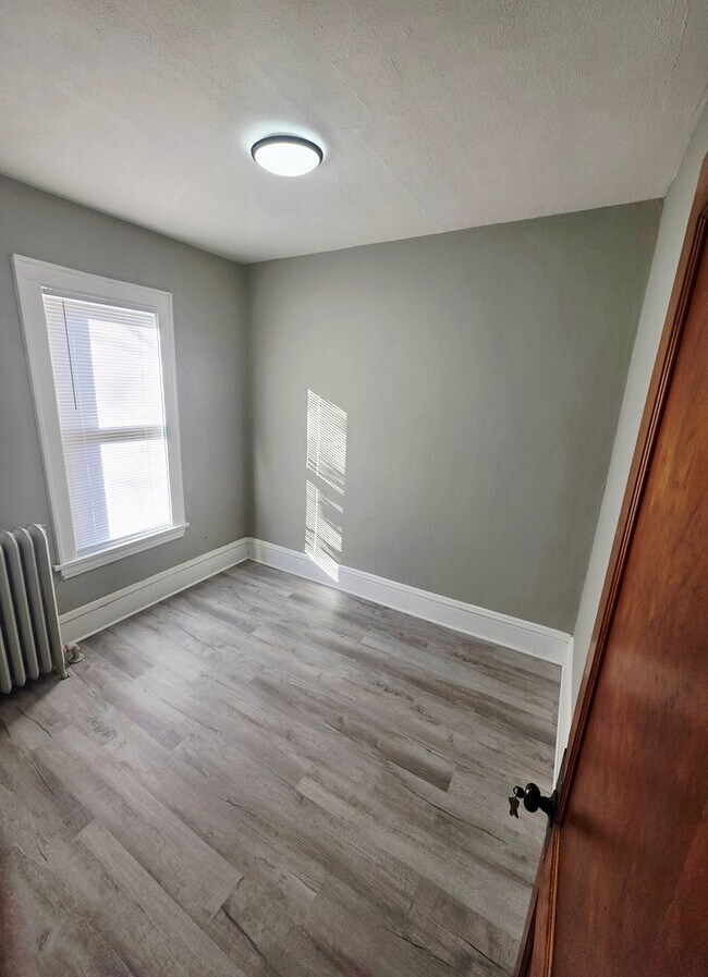 Building Photo - 414 N 33rd Ave