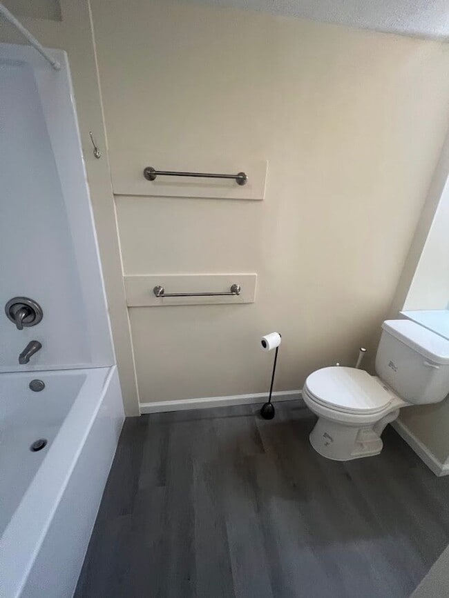 Building Photo - Wernersville 2 bedroom condo