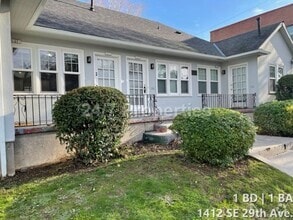 Building Photo - Vintage 1BD I 1BA Unit - Hawthorne Belmont!