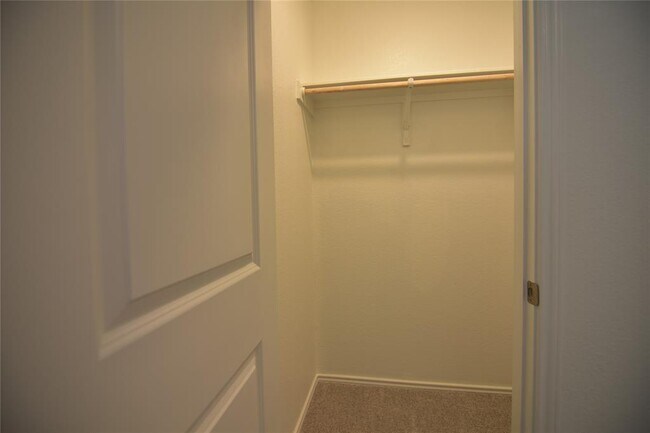 Building Photo - 275 Bugbee