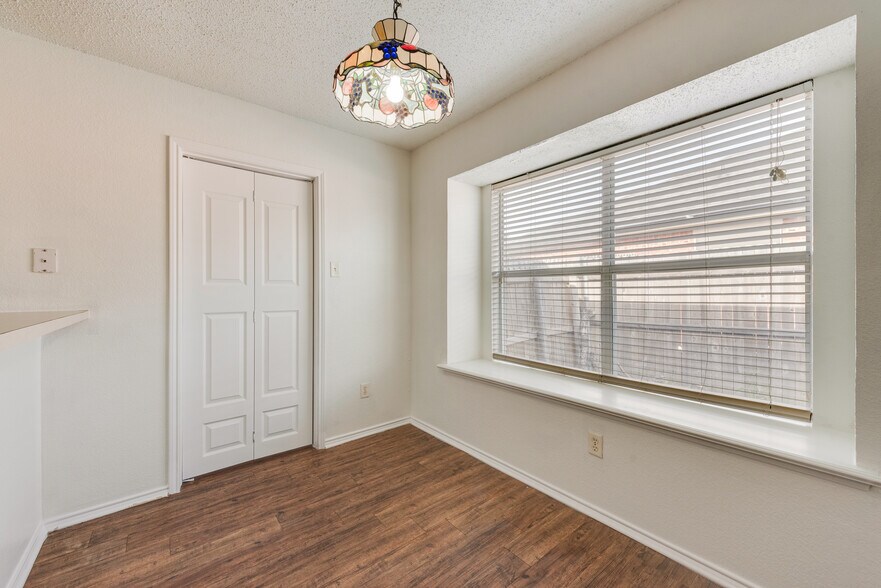 Building Photo - 512 Asbury Dr