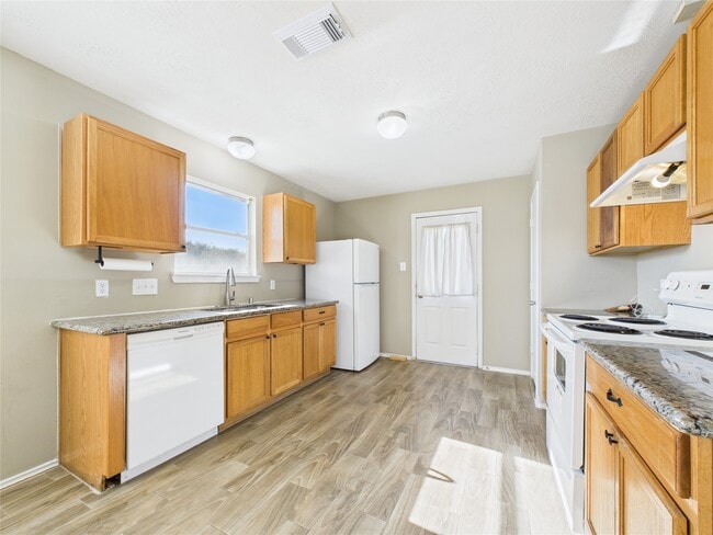 Building Photo - 3318 Field Manor Ln