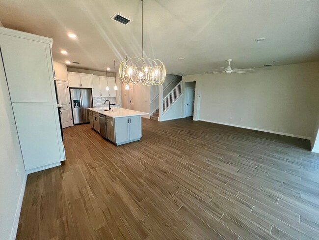 Building Photo - Brand New 5/4/2 in Heron Preserve in Tradi...