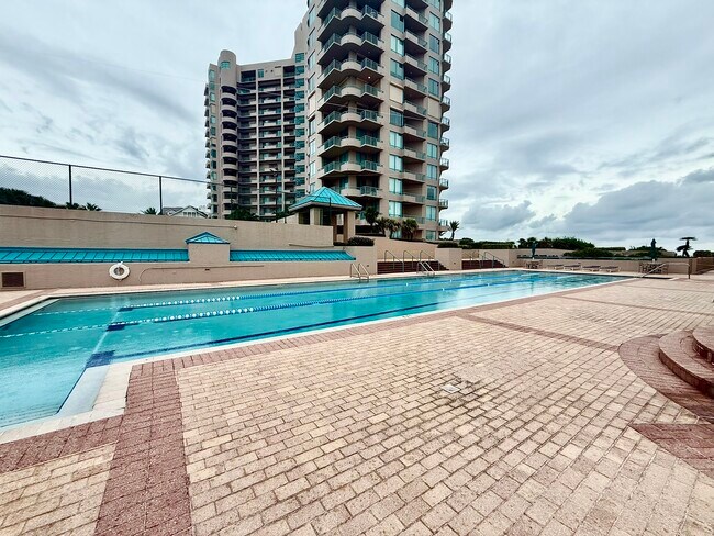Building Photo - 1540 Gulf Blvd